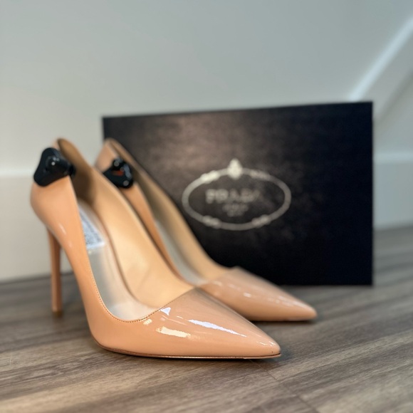 Prada Cream Patent Leather Heels Classic Stiletto Pumps - Picture 1 of 5